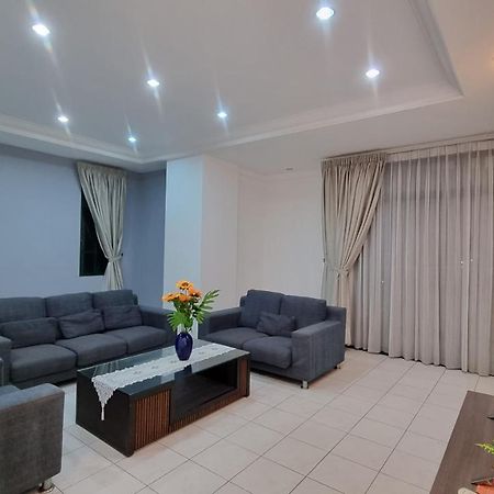 Kenyalang Emerald Riverine Resort Homestay Kuching Dış mekan fotoğraf